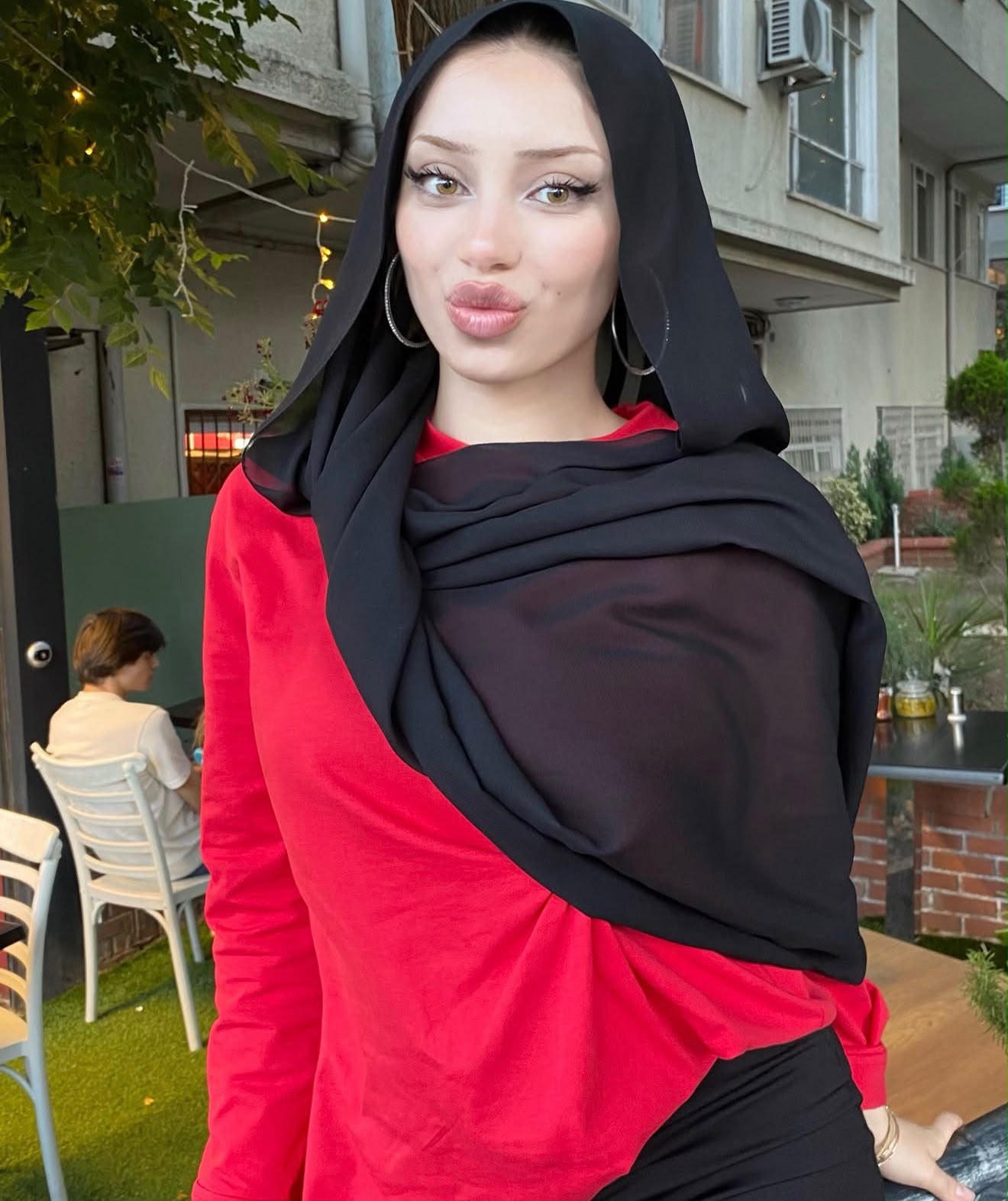 Ağlı Şık Bayan Escort Nazlı