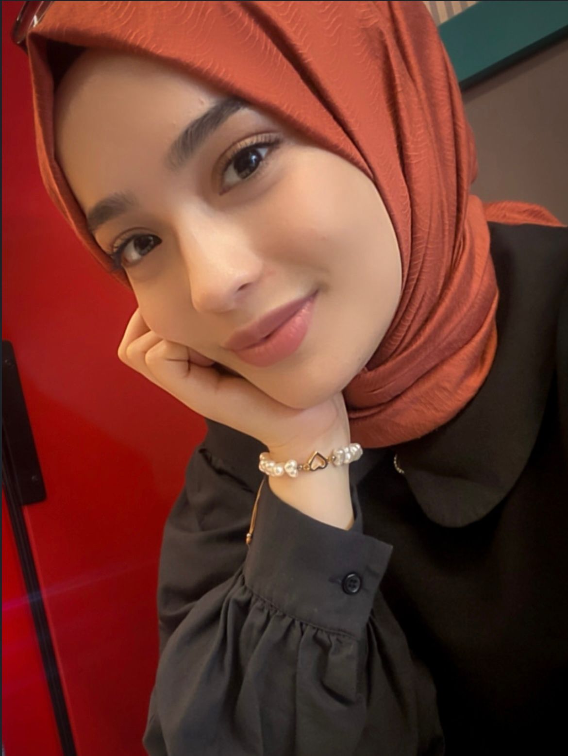 Ağlı Bayan Escort Ceren